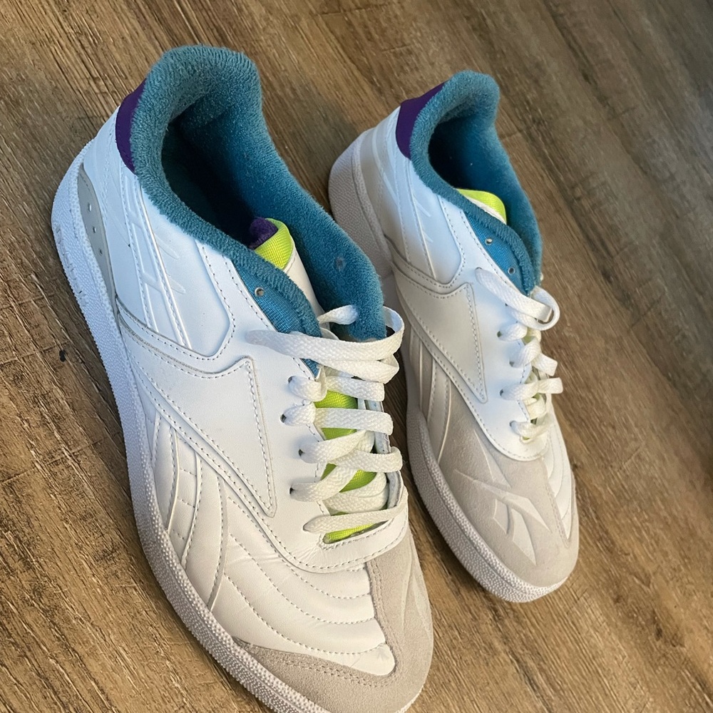 Reebok size 10 - Picture 2 of 4